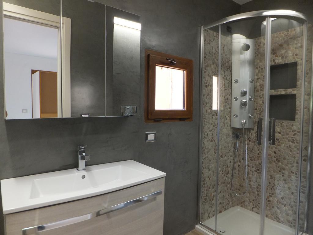 סאן תאודורו Villaggio Est Affittacamere מראה חיצוני תמונה